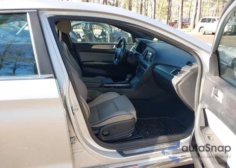 2015 Hyundai Sonata Sport 2.0T from USA, damaged, VIN 5NPE34AB8FH208806